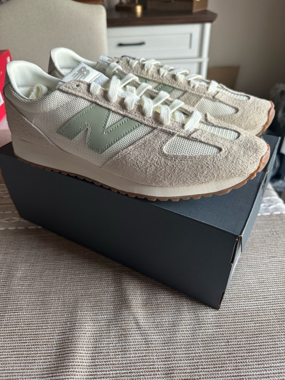 New Balance 471 mens 10.5  women’s 12 lifestyle sneaker